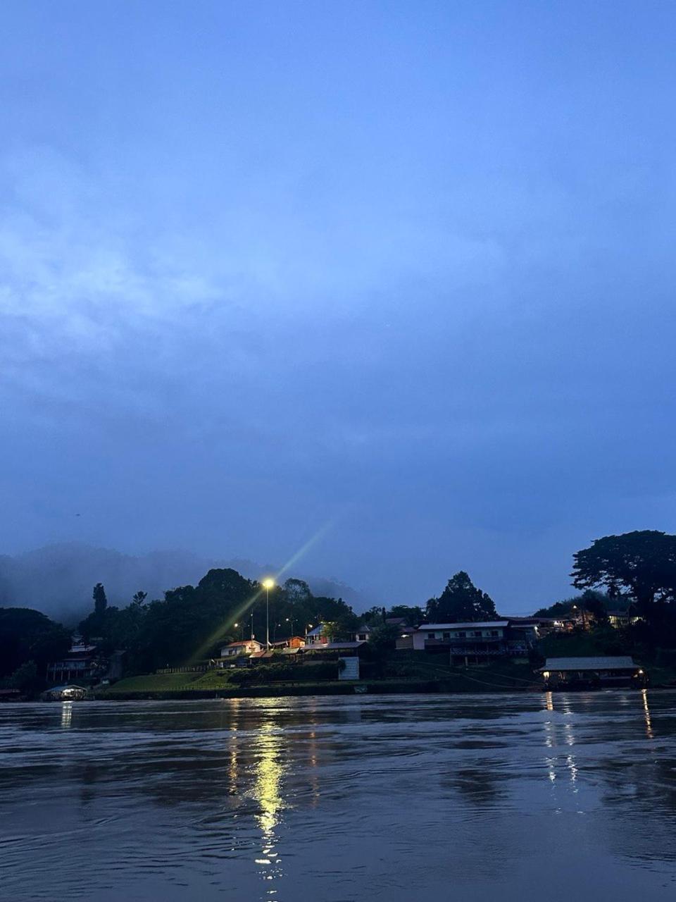 Teresek View Motel Kuala Tahan Εξωτερικό φωτογραφία