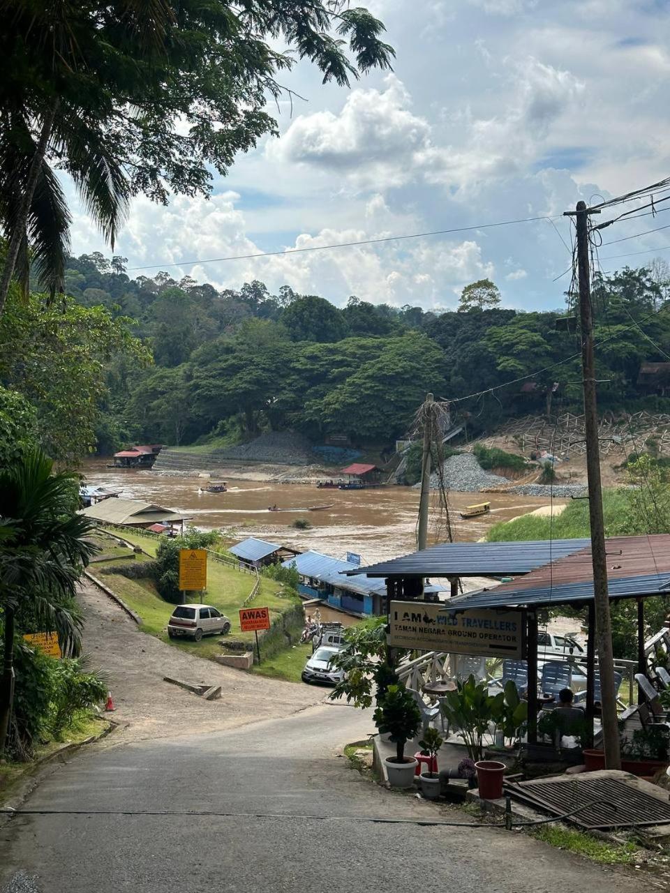 Teresek View Motel Kuala Tahan Εξωτερικό φωτογραφία