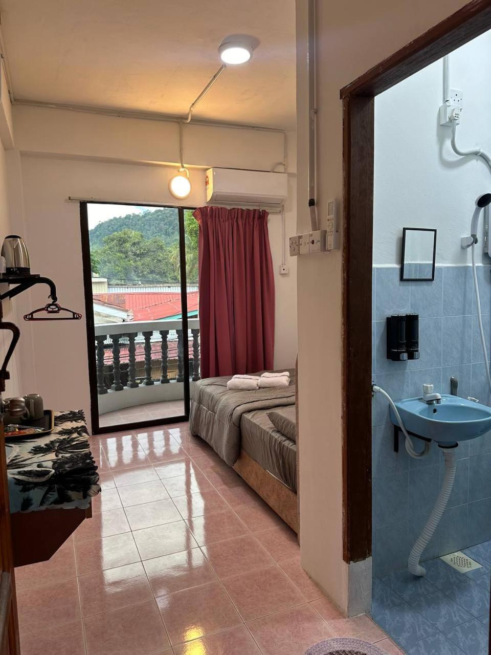 Teresek View Motel Kuala Tahan Εξωτερικό φωτογραφία